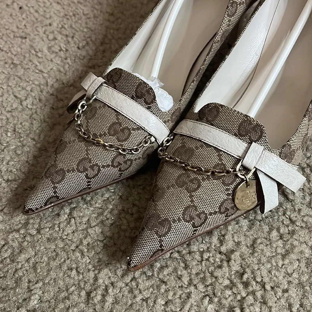 Gucci Monogram Heels - Picture 4 of 4